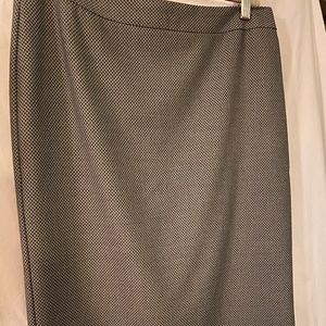 HALOGEN Black&white tweed skirt Size 6